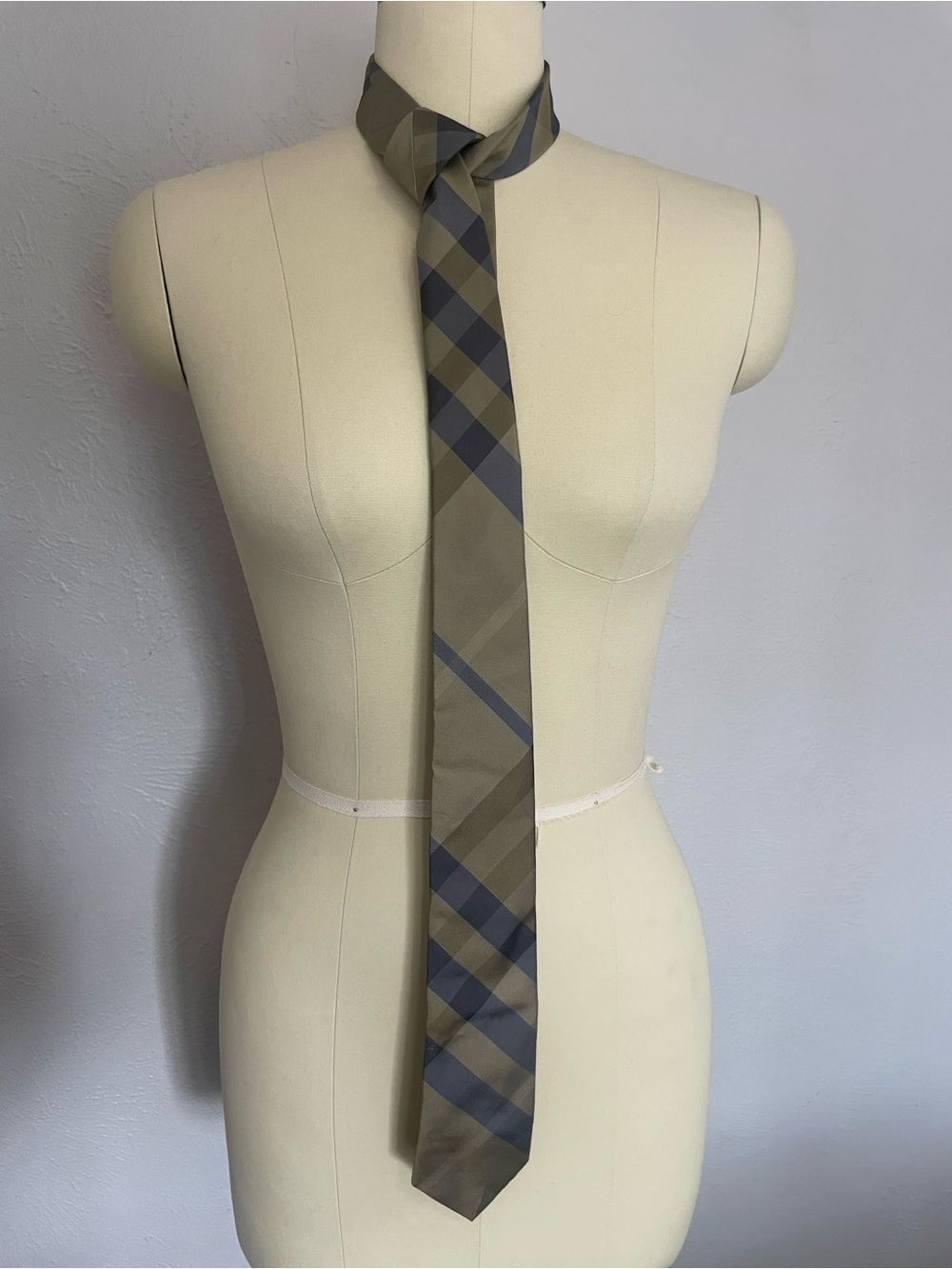 Men's Burberry Silk Olive and Navy Plaid Slim Tie